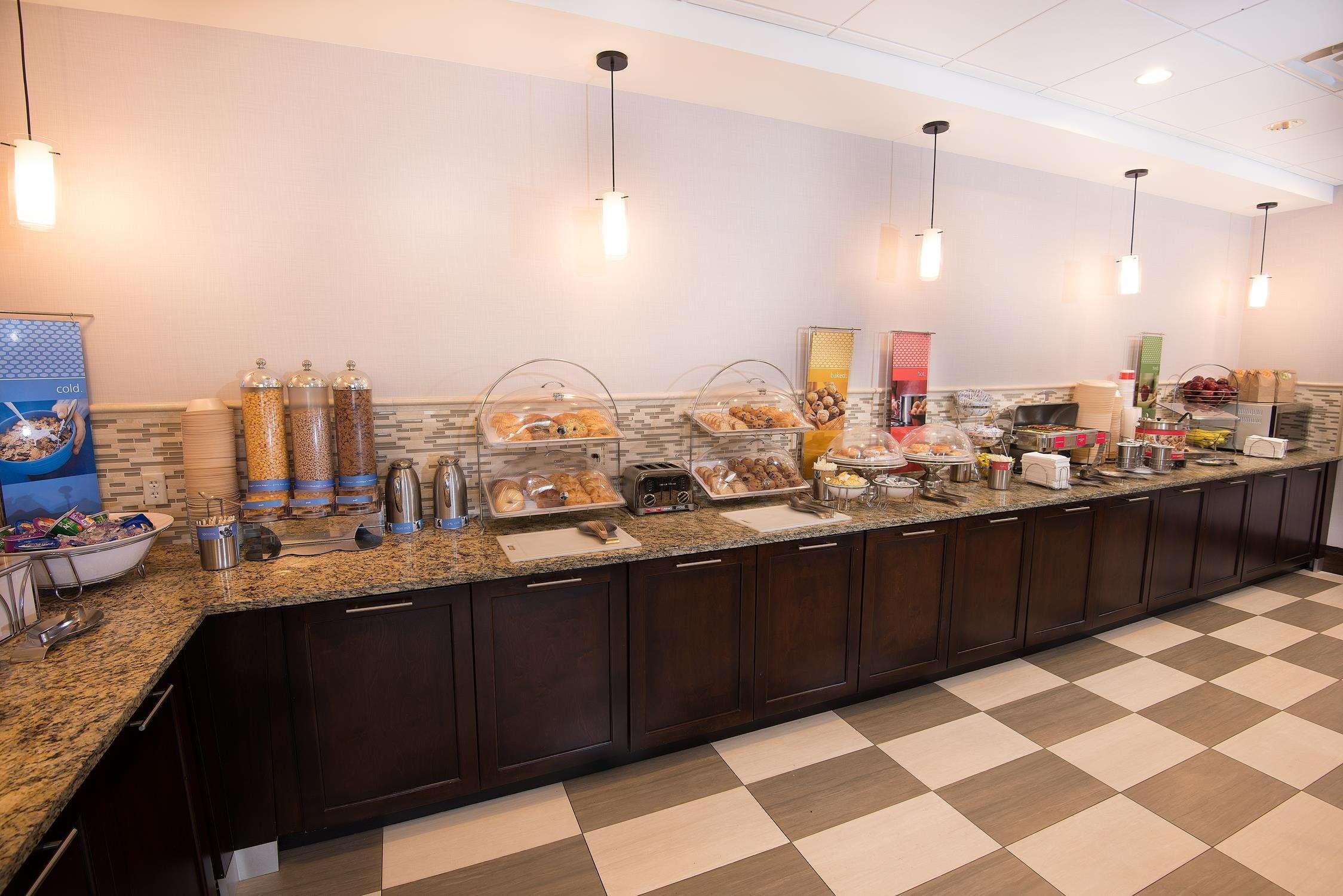 Hampton Inn Carlstadt At The Meadowlands Экстерьер фото