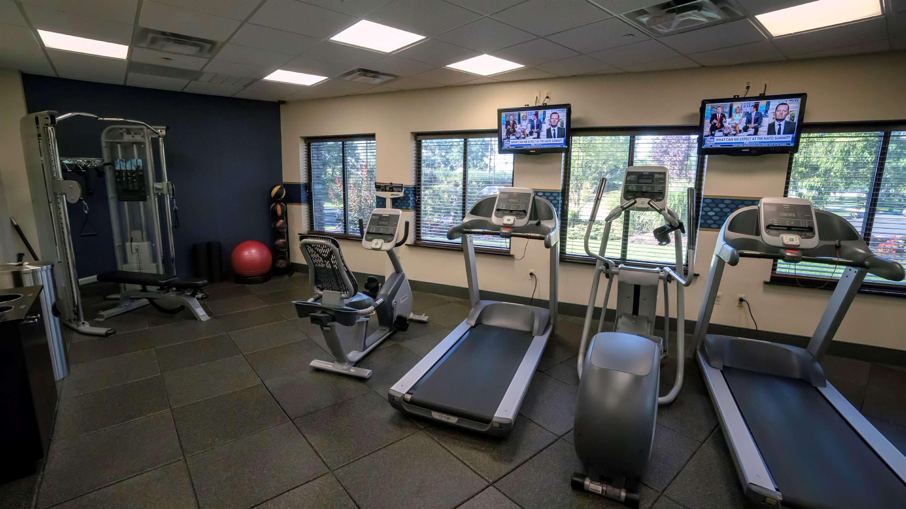 Hampton Inn Carlstadt At The Meadowlands Экстерьер фото