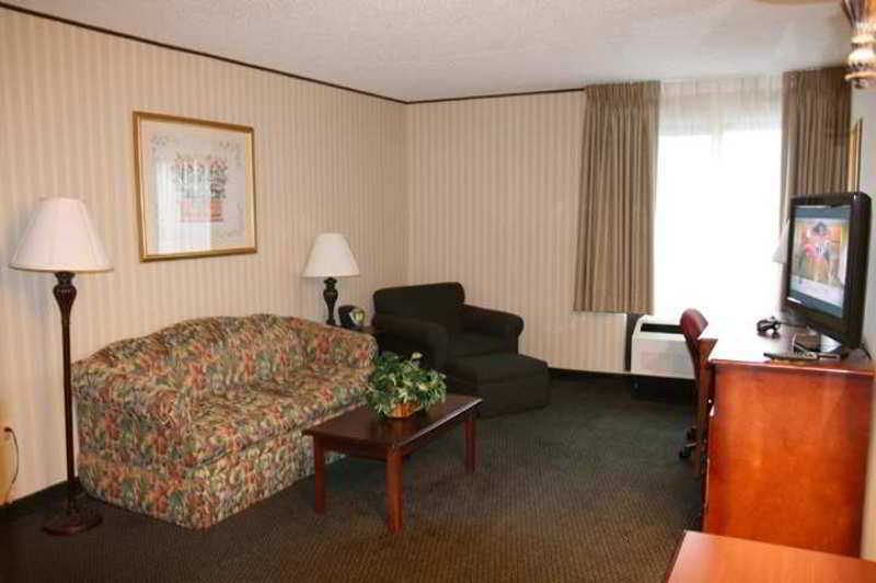 Hampton Inn Carlstadt At The Meadowlands Экстерьер фото